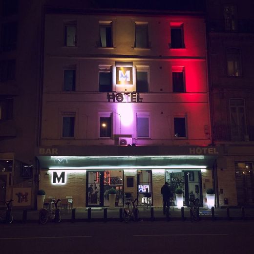 M Bar, façade