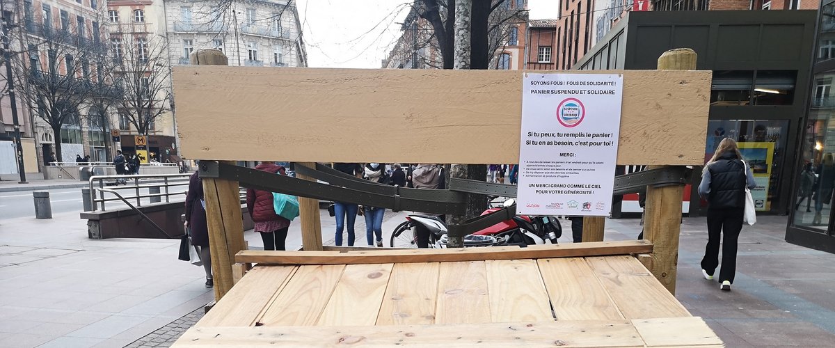 Les produits suspendus à Toulouse : l'élan solidaire pour offrir un café, un repas ou un livre