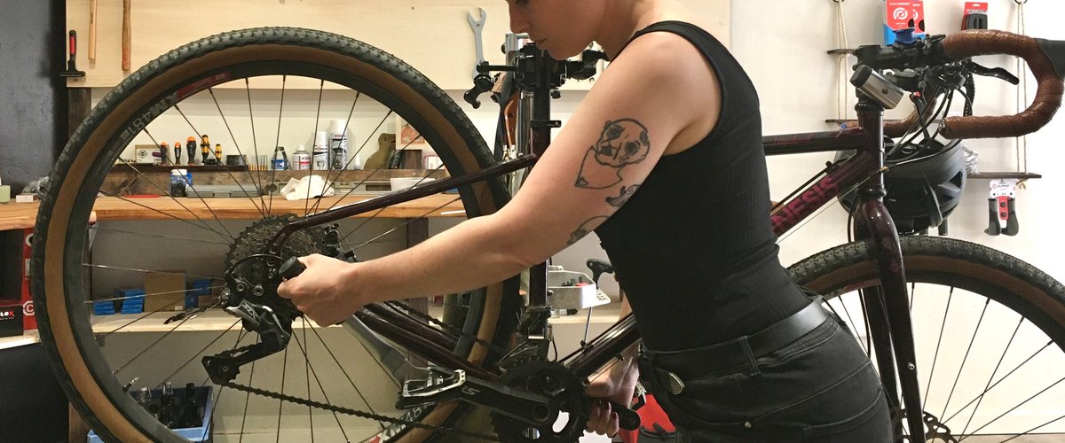 Bicyclit : ce nouvel atelier vélo toulousain fait rouler bicyclette et féminisme !