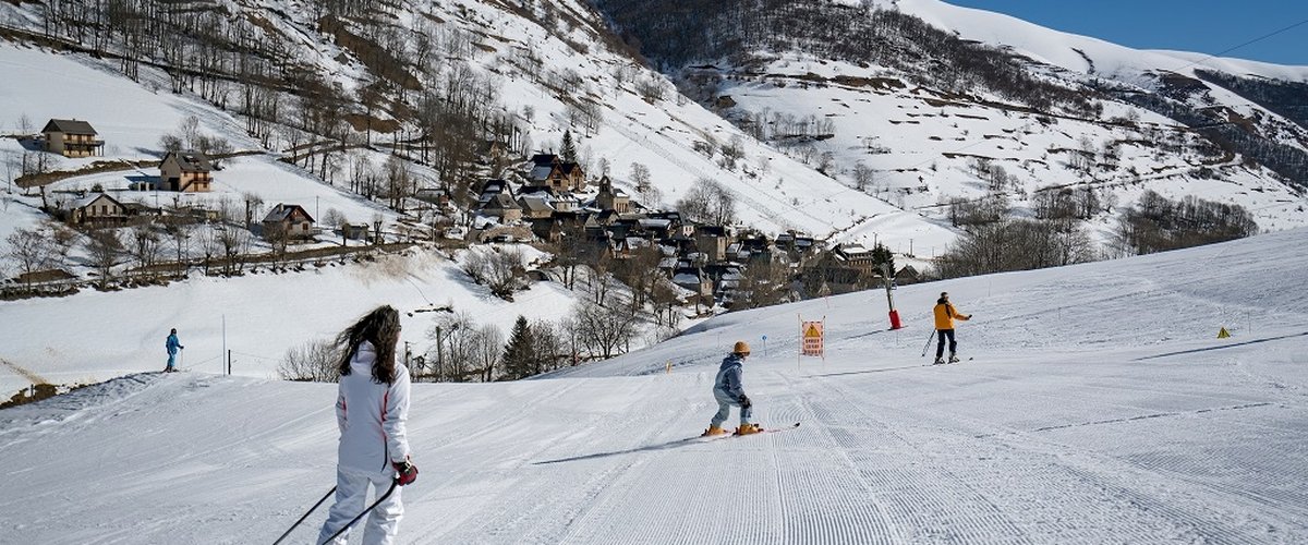 Ski dans les Pyrénées, luge XXL, igloo... les stations à moins de 2h de Toulouse pour profiter de la neige !
