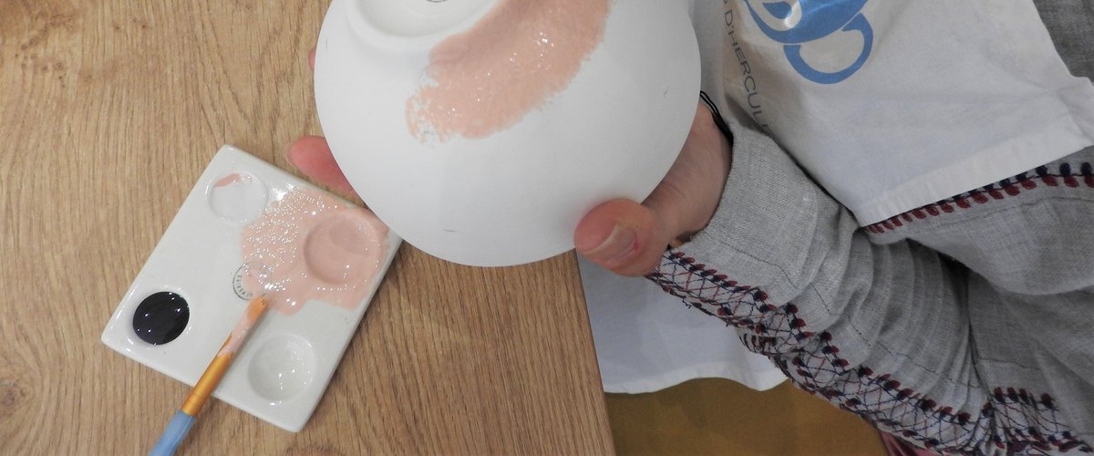 On a testé pour vous : un atelier de peinture sur céramique chez Les Rêveries d'Hercule !