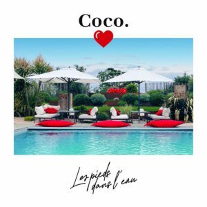 Brunch, piscine, DJ, yoga… le restaurant éphémère Coco les pieds dans l’eau ouvre pour sa 2ème saison