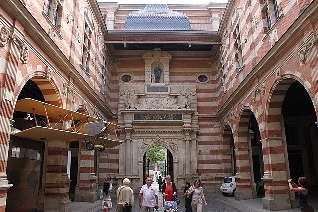 La cour Henri IV du Capitole, Toulouse, France - CC Attribution 3.0 - Pistolero