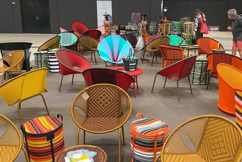 Une trentaine d'artistes et de créateurs proposant des pièces uniques de « Recycling Art » au Green Village.
