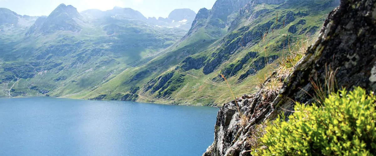 Le lac bleu dans Les Hautes-Pyrénées