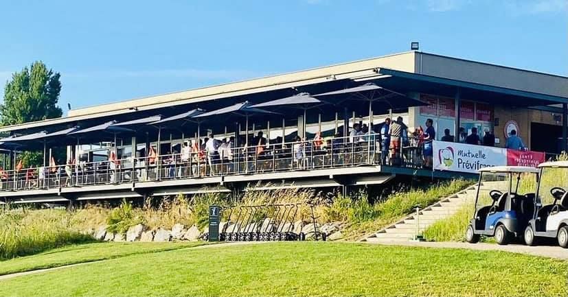 Terrasse du restaurant Ernest au Golf de Garonne
