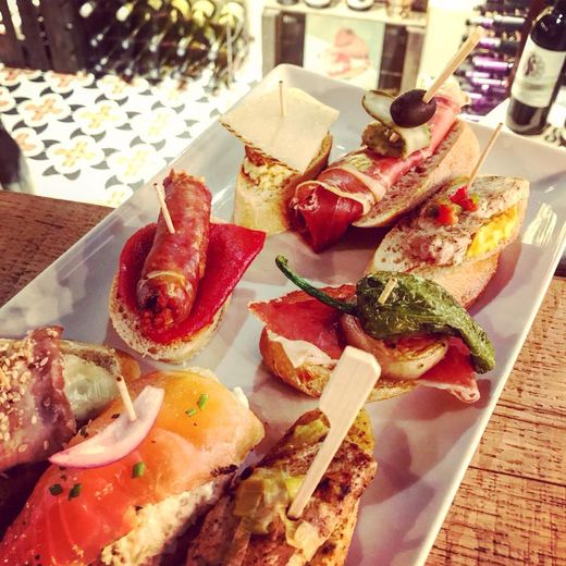 Le Petit San Seb : Tapas gourmandes et vins de qualité