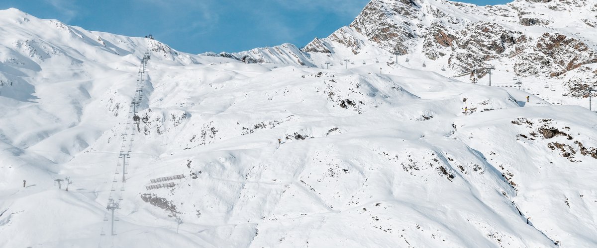 Les Pyrénées et leur beau manteau blanc parées pour l'hiver